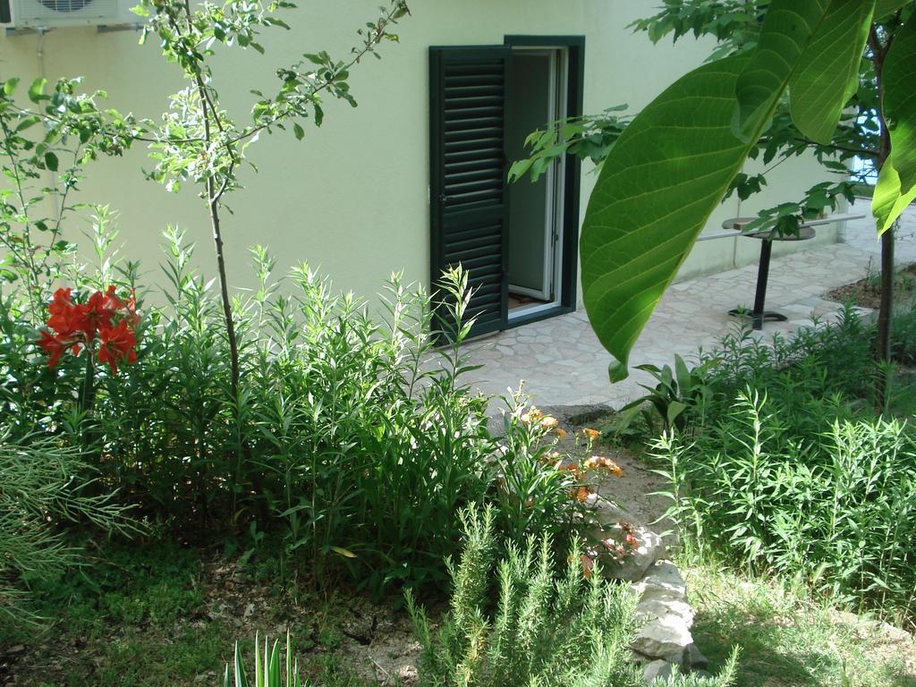 Apartments Smiljana Omiš Dış mekan fotoğraf