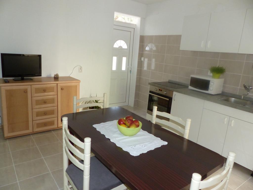 Apartments Smiljana Omiš Dış mekan fotoğraf